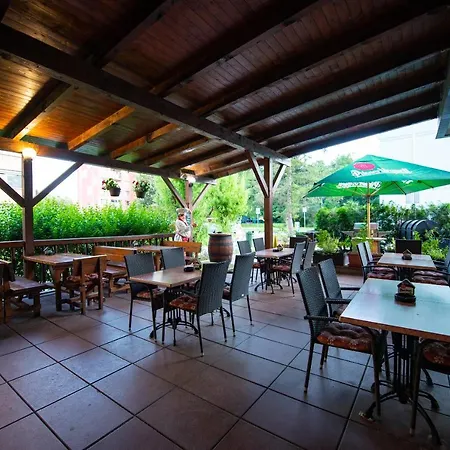 Pension & Restaurant Vezka 招待所 Šternberk